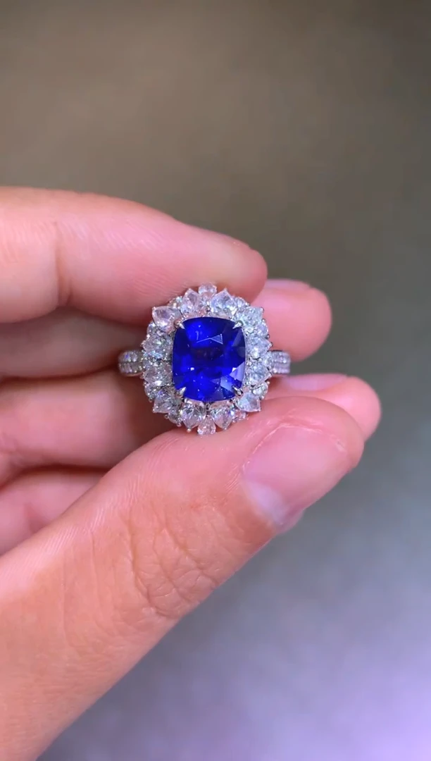 戒指蓝宝石18K金镶嵌2.64CT