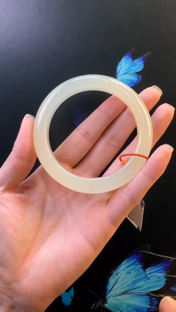 未镶嵌手镯和田玉手镯