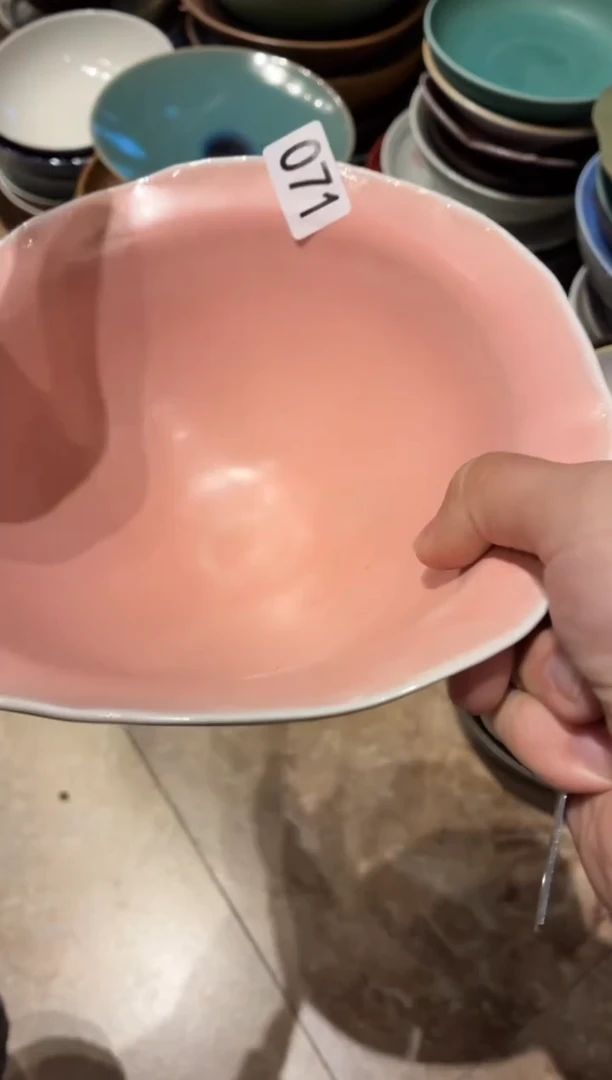 瓷片翛*宁71微瑕粉色桃夭花瓣碗1个