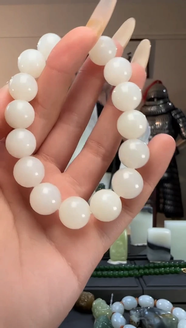 颈饰未镶嵌和田玉白玉圆珠手串