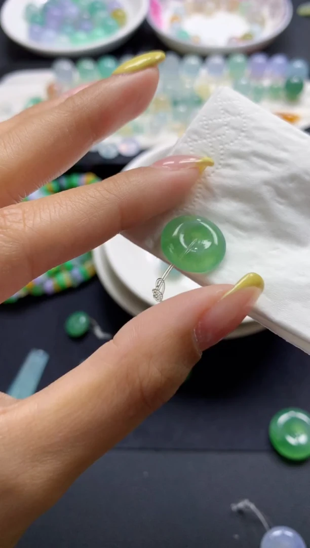 定制翡翠未镶嵌扣子