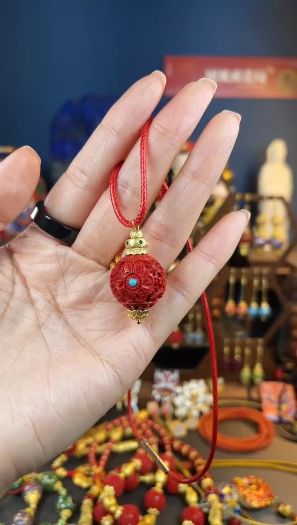 【闪购商品】红红满雕工设计师款吊坠