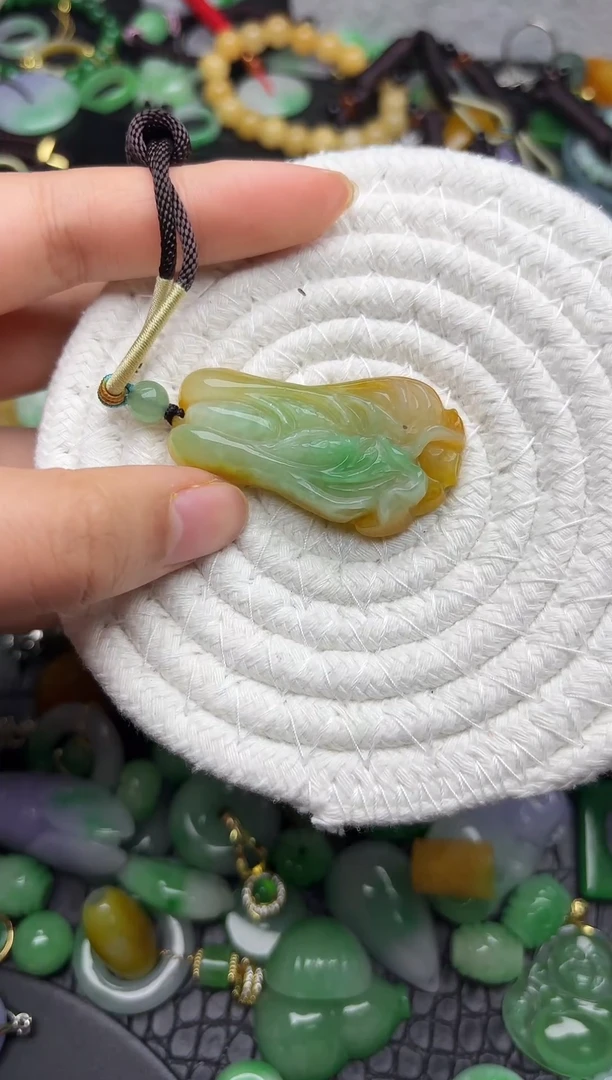 颈饰未镶嵌翡翠缅甸翡翠吊坠