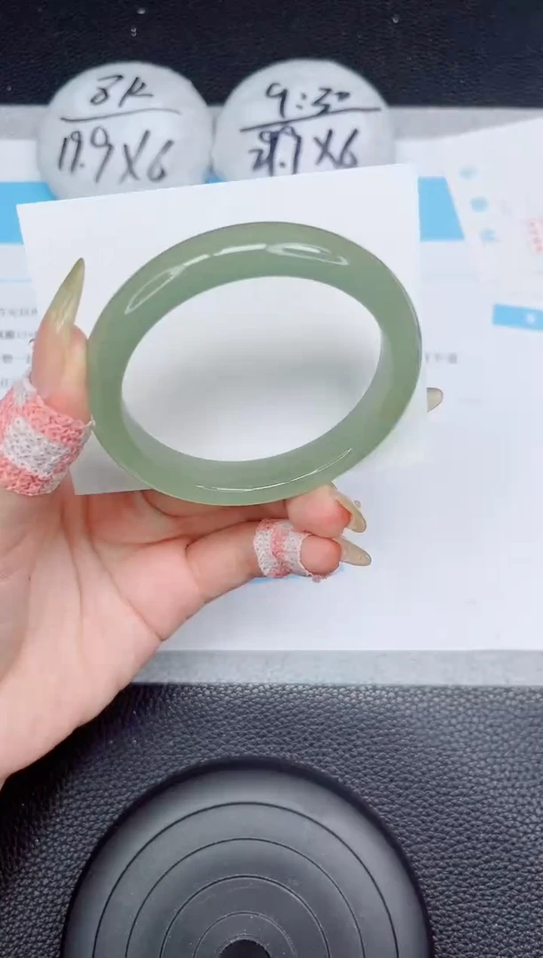 石英质玉手镯未镶嵌149-55.56