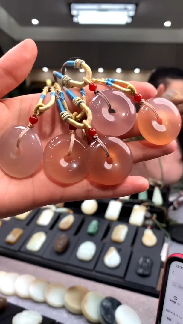 玛瑙/玉髓颈饰未镶嵌挂件多样性发货一件
