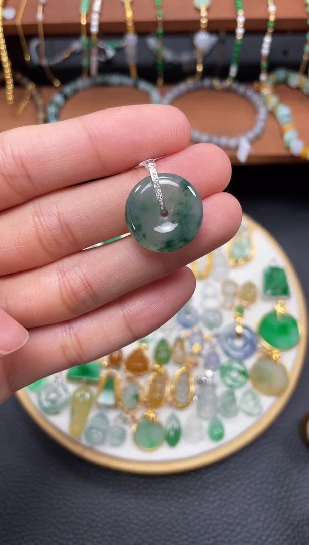 【闪购商品】翡翠吊坠(不含链)18K金镶嵌一个  JK475