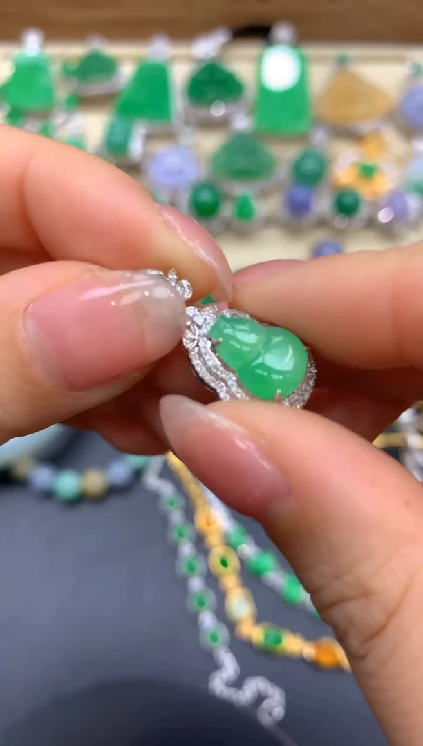 【闪购商品】翡翠颈饰18K金镶嵌420-中国好珍宝