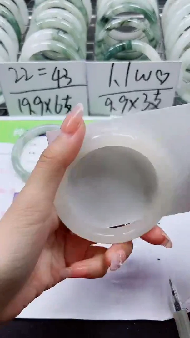 【闪购商品】石英质玉手镯未镶嵌A132-55/56