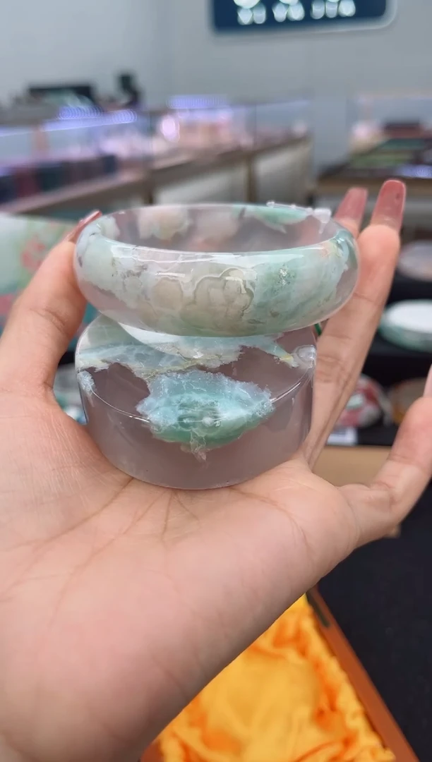 石英质玉手镯未镶嵌62圈口（赠品镯心）2s9620