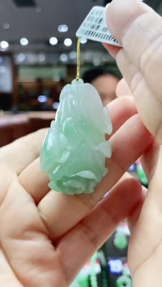 颈饰未镶嵌翡翠白菜