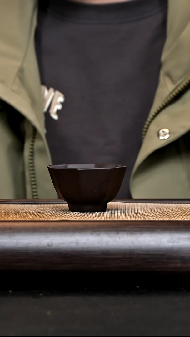 【闪购商品】紫砂茶杯AA12492 小方杯 黑星紫泥