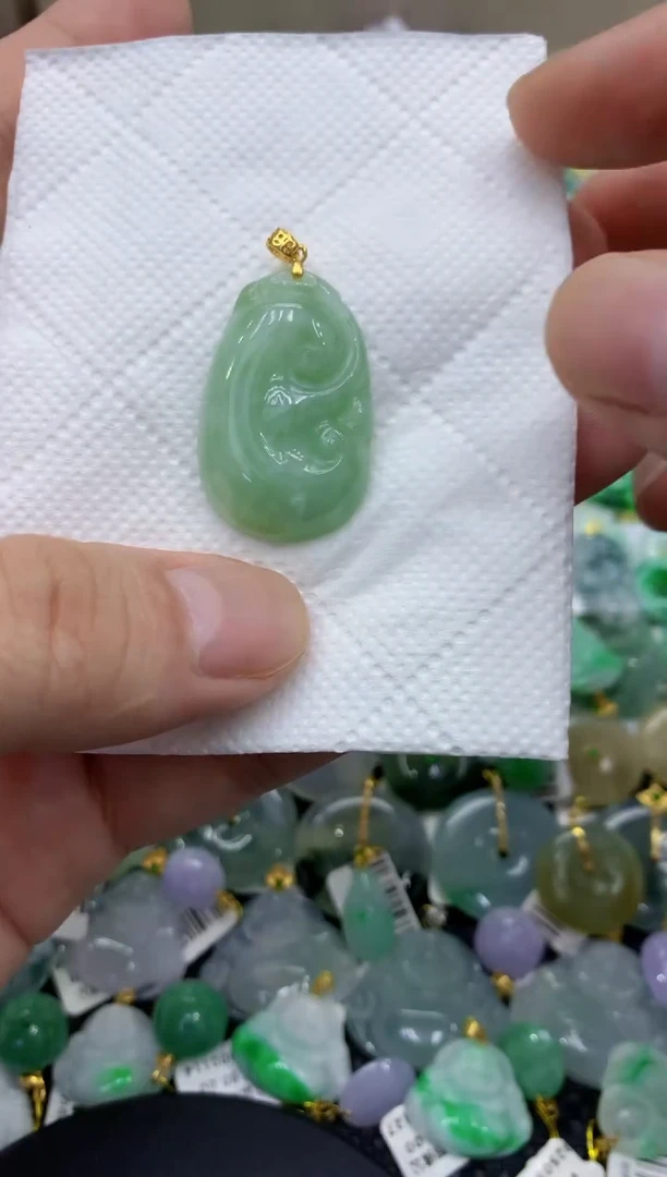 颈饰未镶嵌翡翠天然缅甸翡翠A货