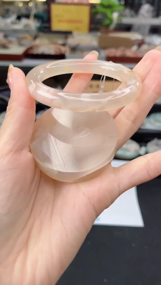 【闪购商品】石英质玉手镯未镶嵌54圈口（赠品镯心）36692