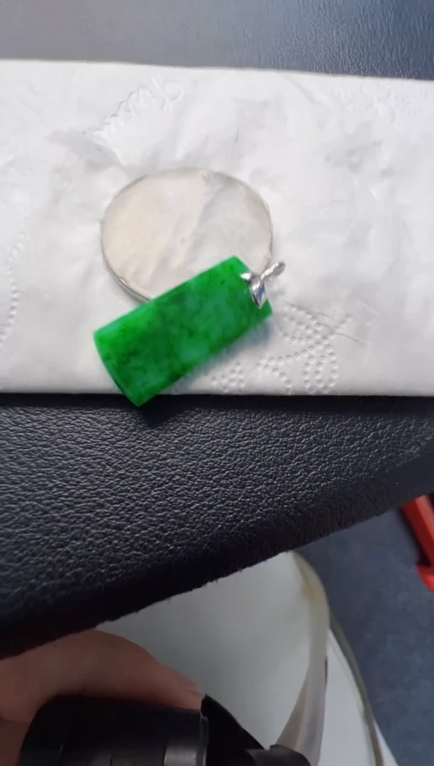 吊坠(不含链)18K金镶嵌翡翠600