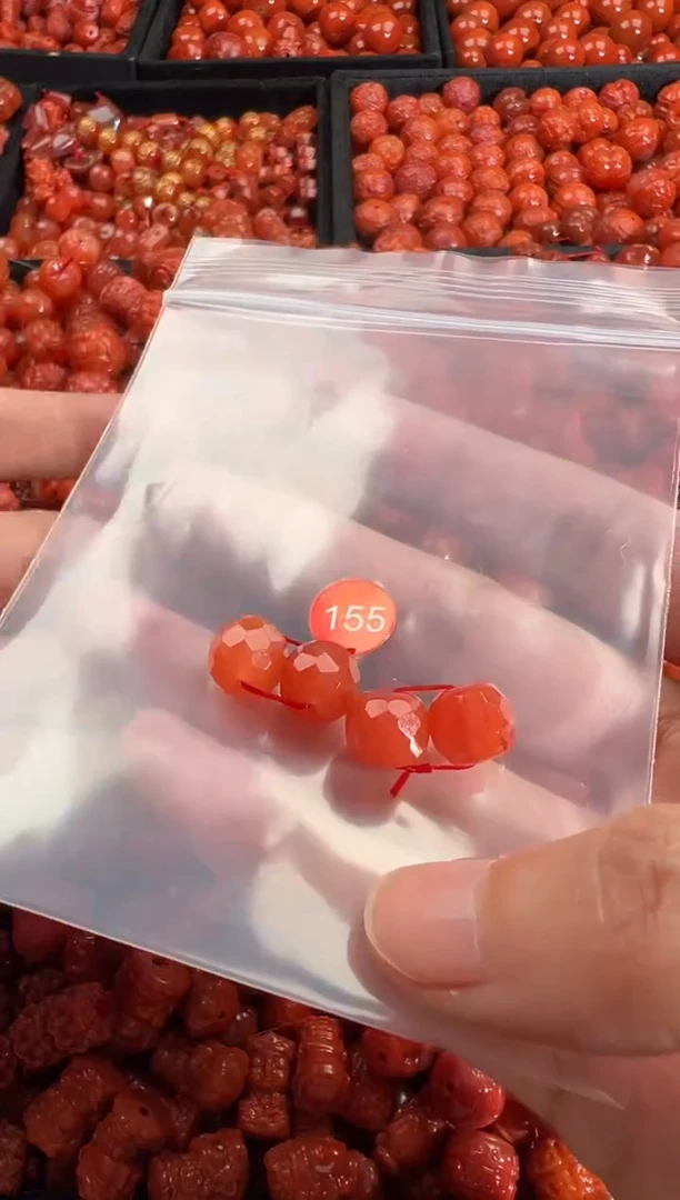 颈饰未镶嵌南红玛瑙1