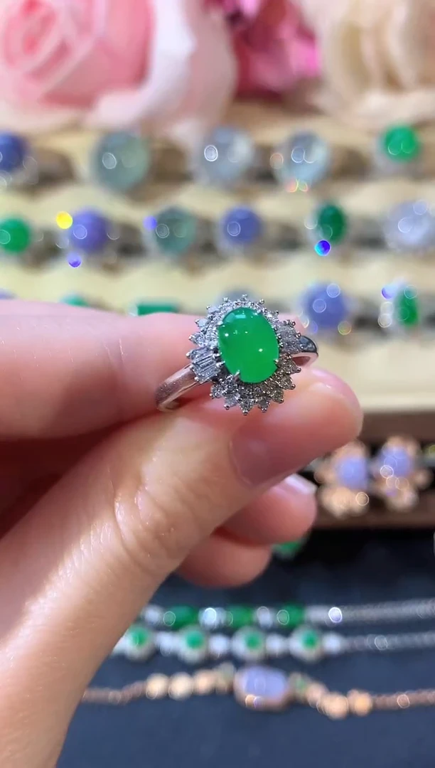 18K金镶嵌戒指翡翠冬日珠宝Q51