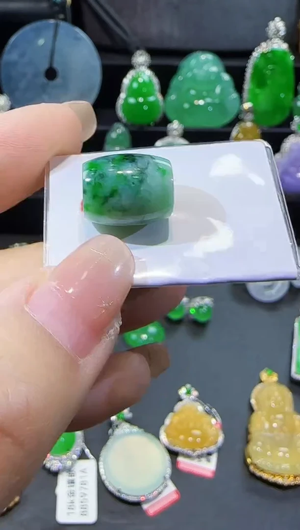 【闪购商品】翡翠吊坠(不含链)未镶嵌吊坠