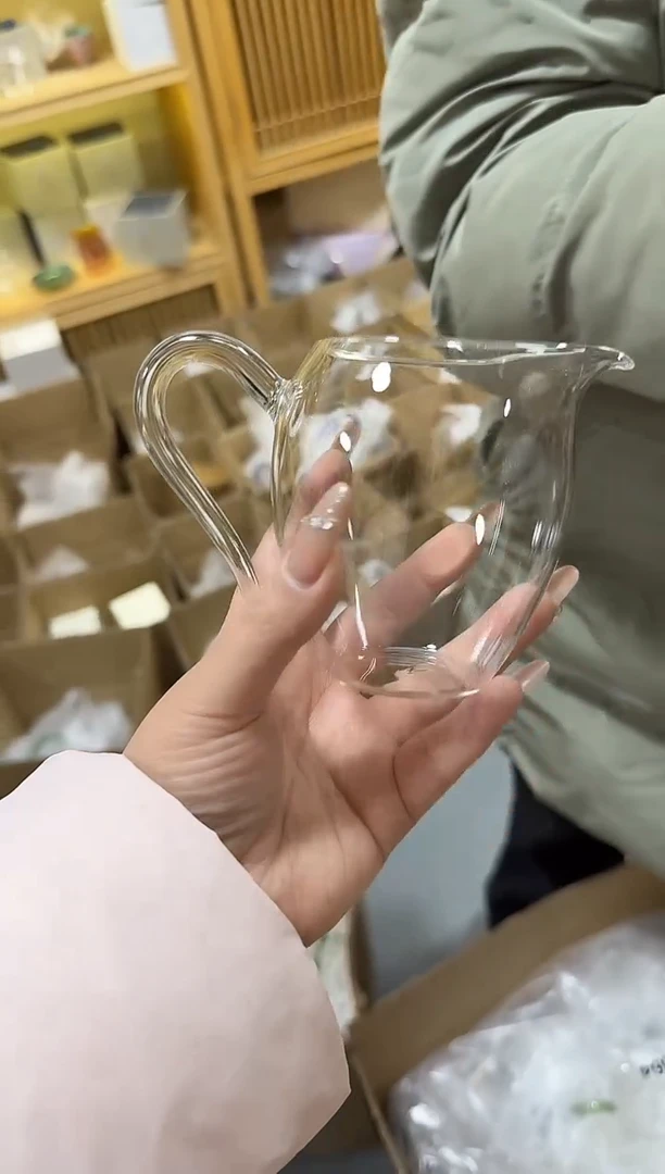 881白色怡然公道杯