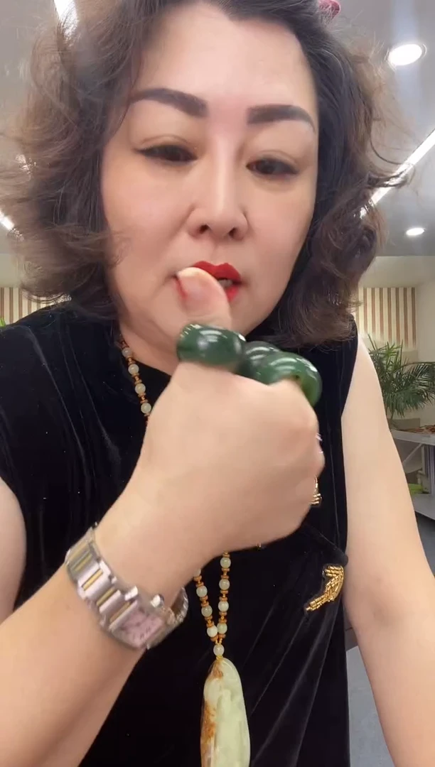 未镶嵌手链透闪石质玉戒指多样式发货随机发一