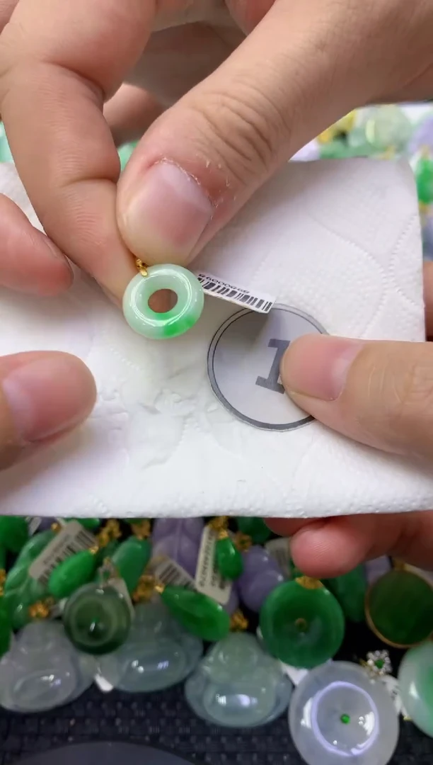 颈饰未镶嵌翡翠天然缅甸翡翠A货