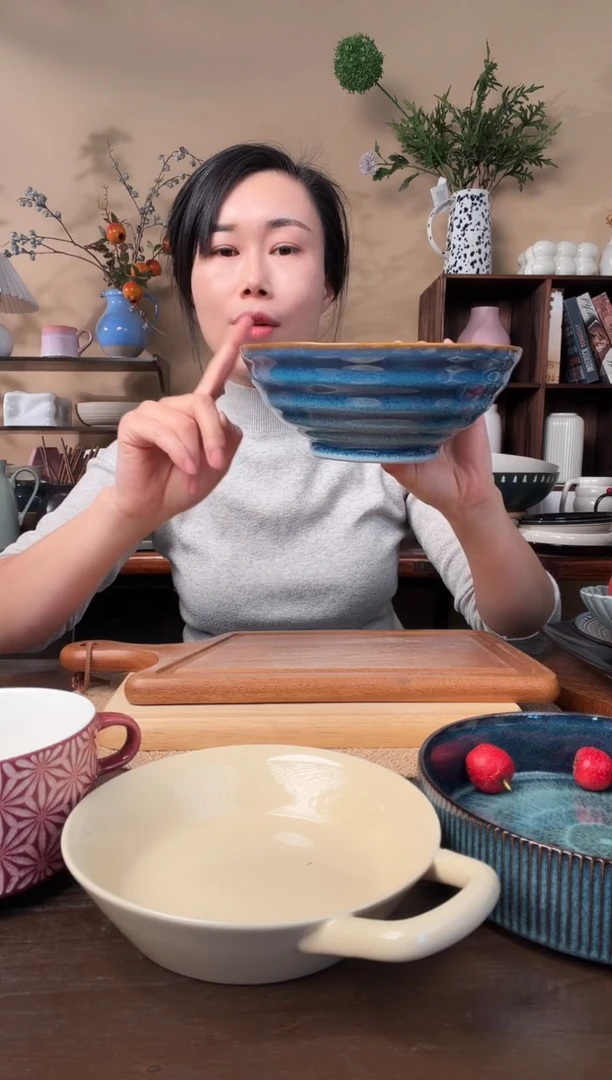 8英寸窑变蓝斗笠碗微瑕