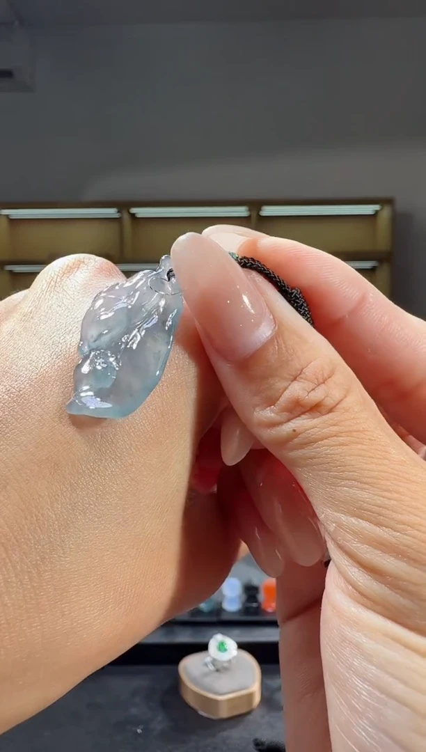 颈饰未镶嵌翡翠叶子