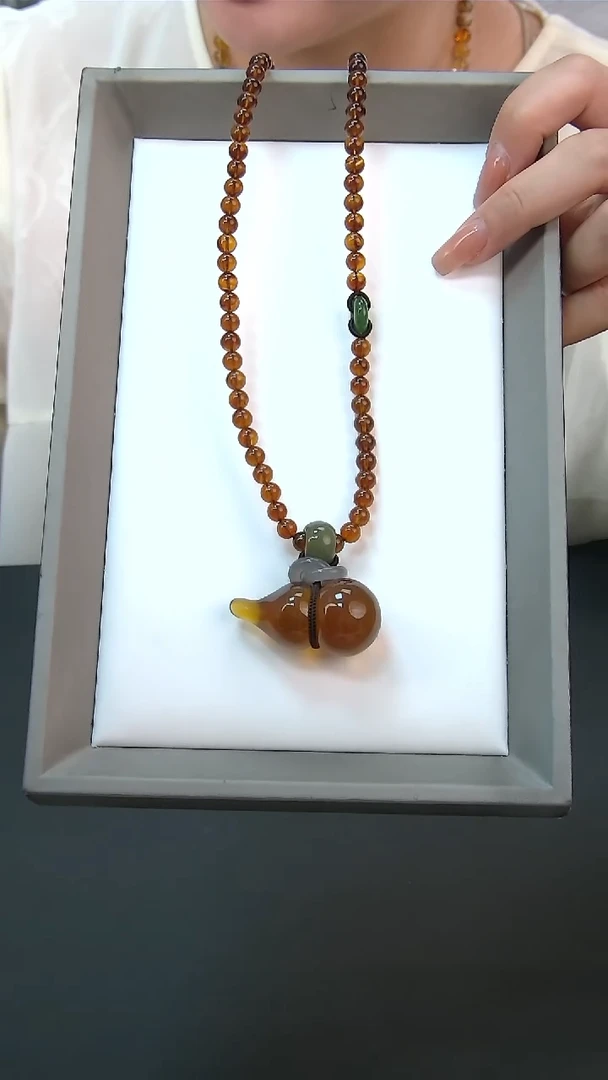 未镶嵌颈饰琥珀葫芦94126