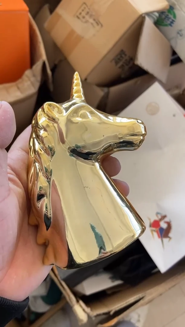 无运费险有瑕疵的摄影的产品有使用过的痕迹有点脏介意勿拍