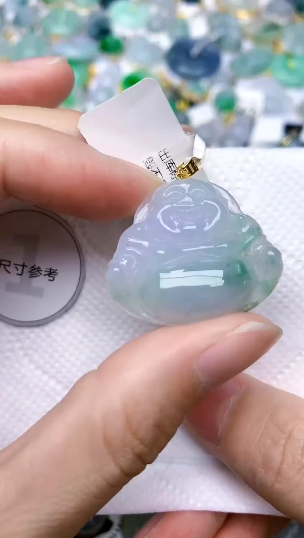 颈饰18K金镶嵌翡翠天然A货翡翠