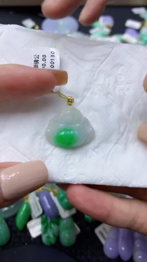 颈饰18K金镶嵌翡翠天然缅甸翡翠A货