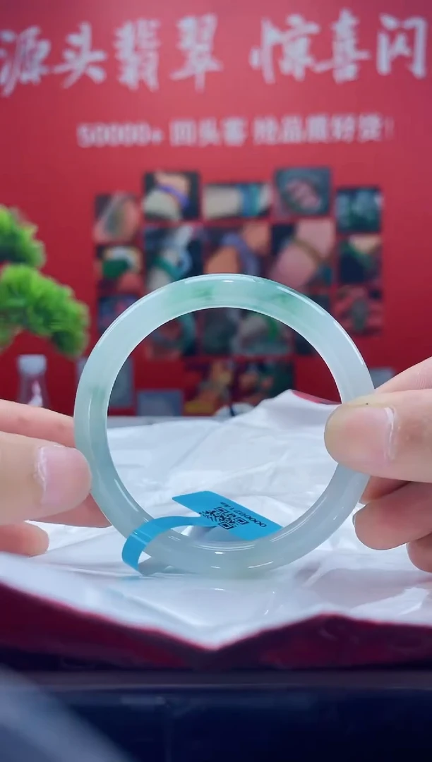 翡翠手镯未镶嵌手镯2