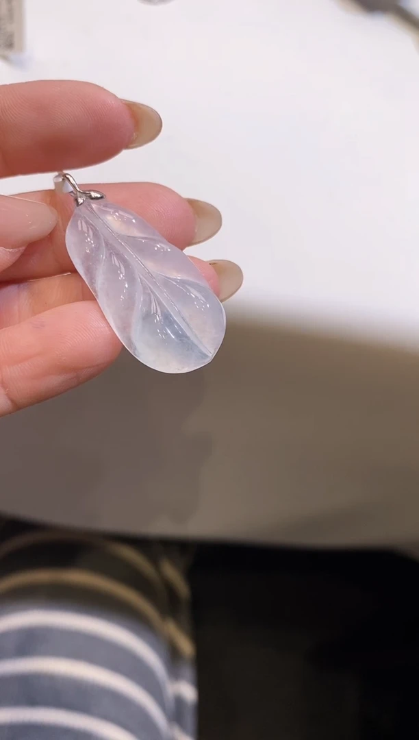 吊坠(不含链)18K金镶嵌翡翠叶子