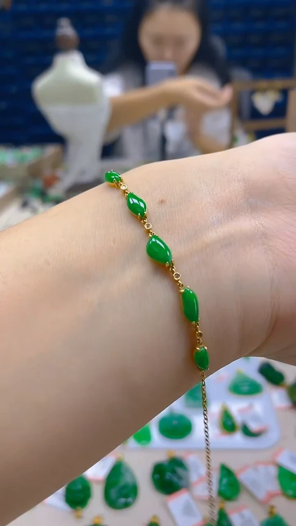 颈饰18K金镶嵌翡翠新号开播 全场乱卖