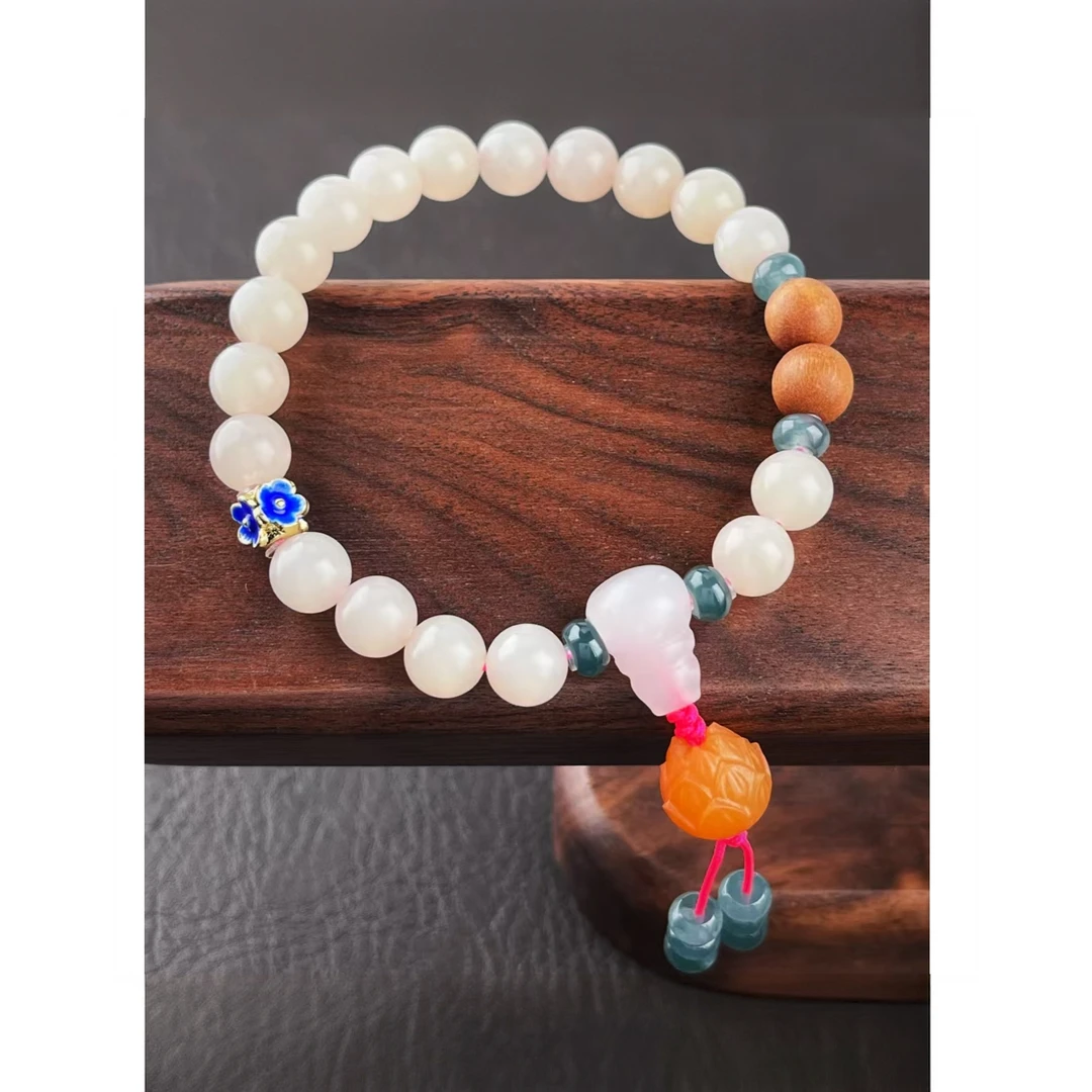 彩鹿和田玉浓郁藕粉设计款8mm手串S925银缅黄雕刻莲花老山檀蓝翡