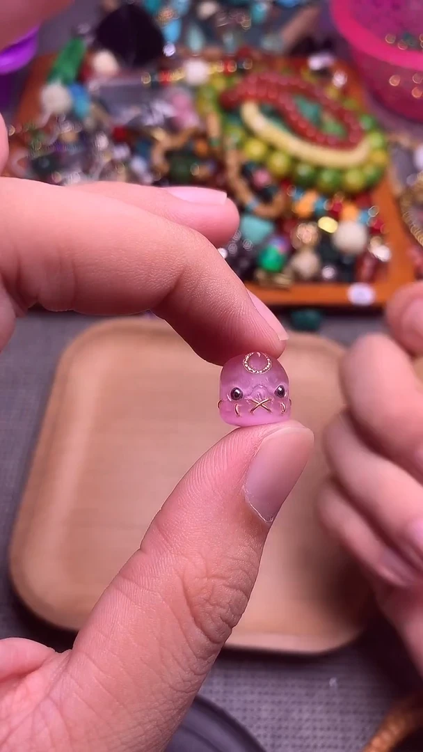 颈饰琉璃极光粉独角呆 单个发