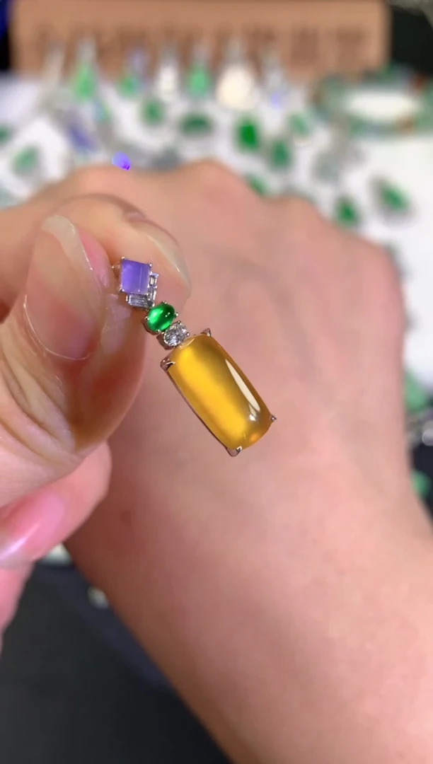 吊坠(不含链)18K金镶嵌翡翠.****.Q546|39800