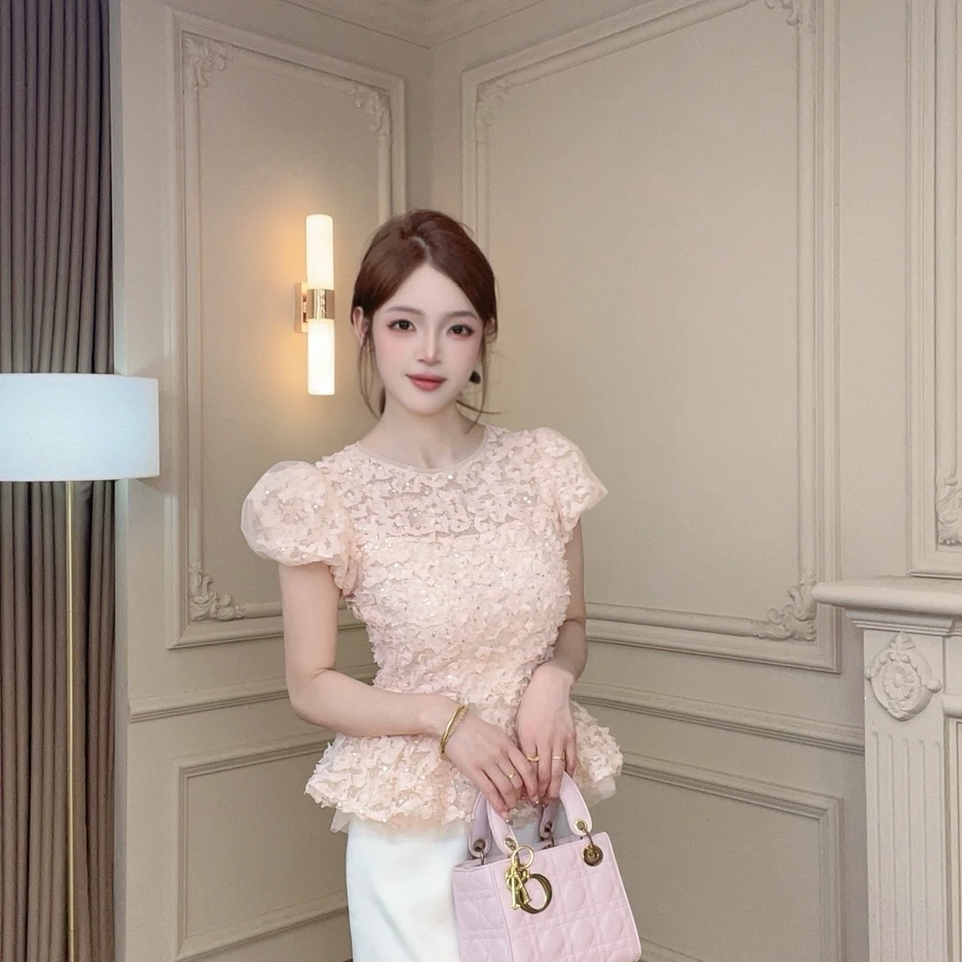 【鹿鹿原创】修身型圆领纯色方领亮片镂空泡泡袖气质收腰-11612