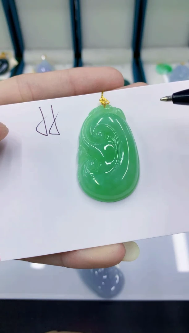 颈饰18K金镶嵌翡翠翡翠