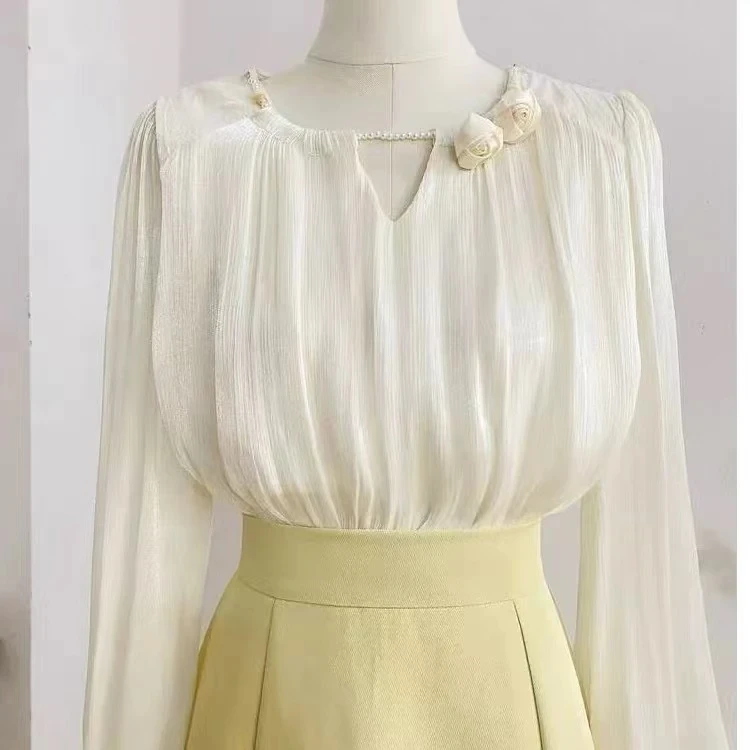 2025春装新款设计感圆领花朵衬衫温柔长袖超仙小衫女6556#0.1