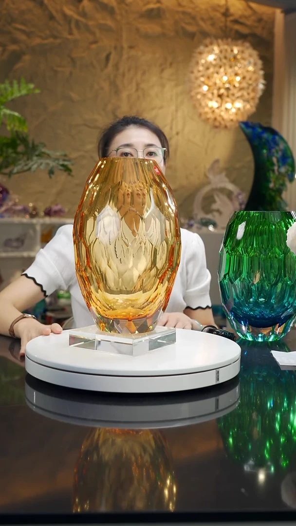 福利琥珀色切面花瓶