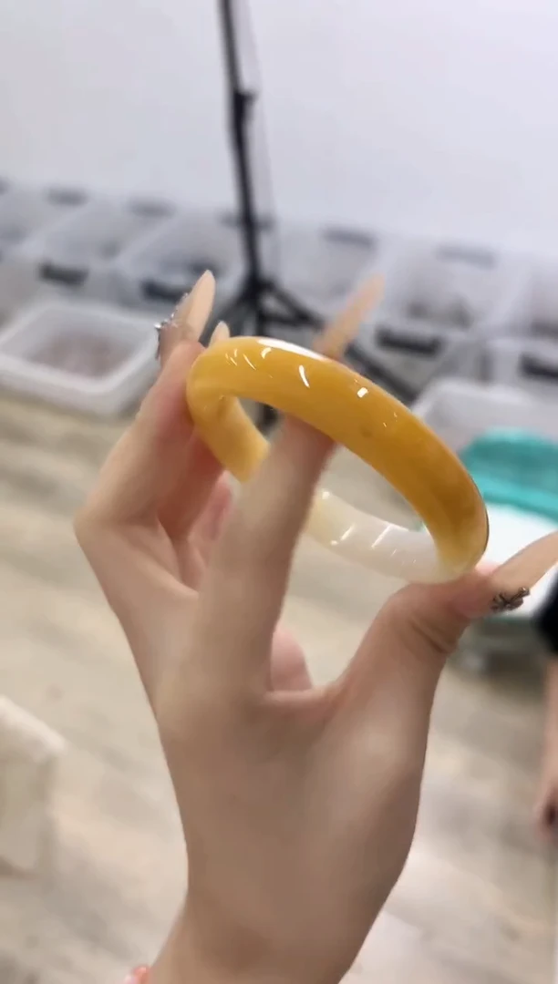 未镶嵌手镯石英质玉158-58HU