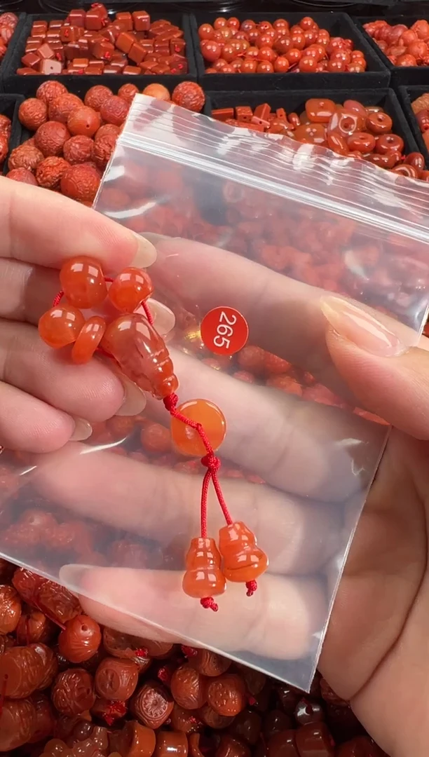 南红玛瑙未镶嵌颈饰1