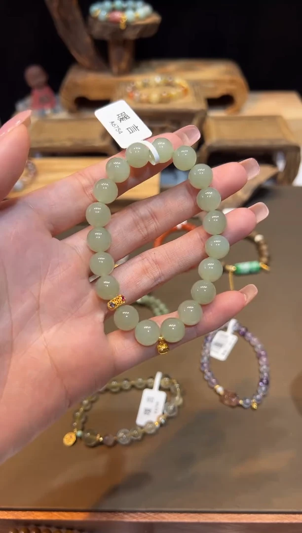 18K金镶嵌和田玉手饰手饰@@A6754