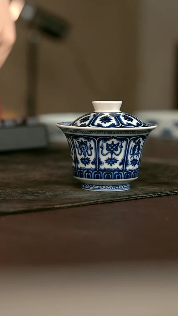 手绘手绘高温现代瓷 气 八宝纹大马蹄150C