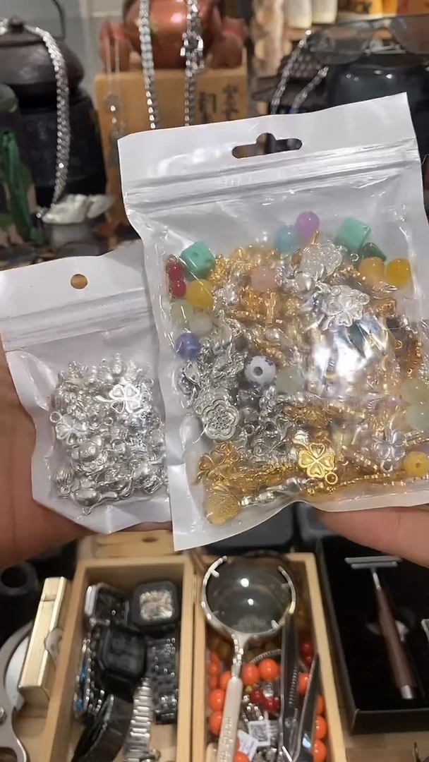 瓷片闪购商品  如图所示
