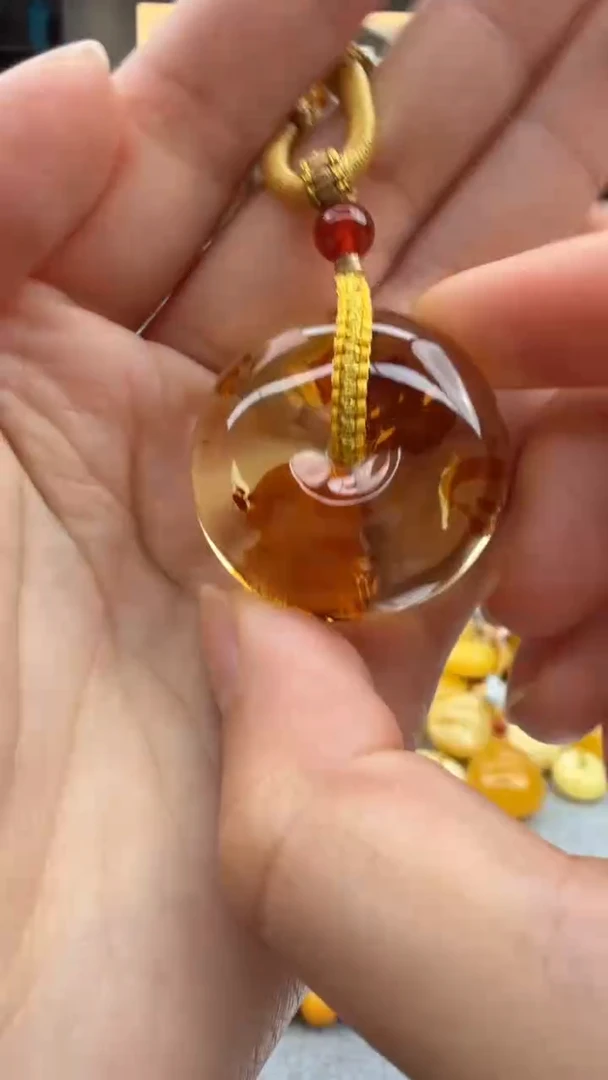 琥珀颈饰未镶嵌157秒拍号 假一罚三