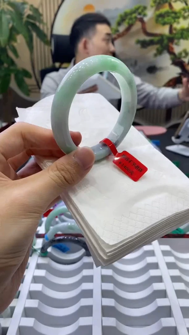 未镶嵌手镯翡翠0009370