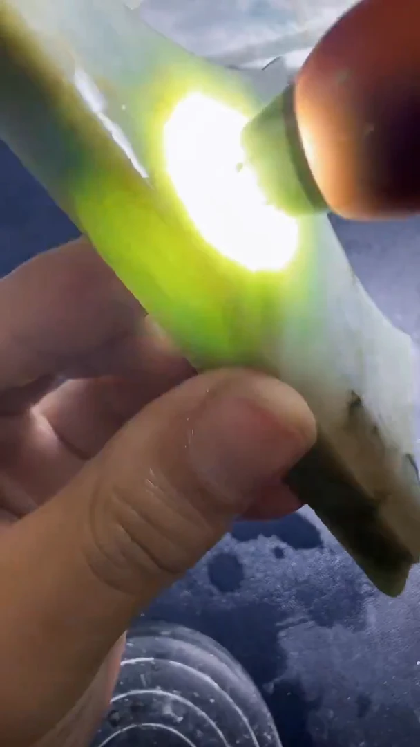 翡翠未镶嵌挂件141翡翠