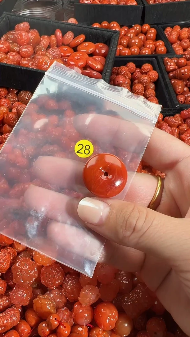 颈饰未镶嵌南红玛瑙1