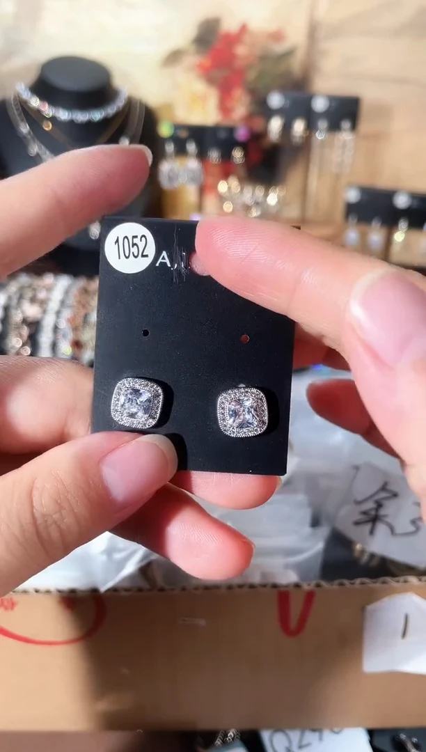 合金925银锆石豆1052